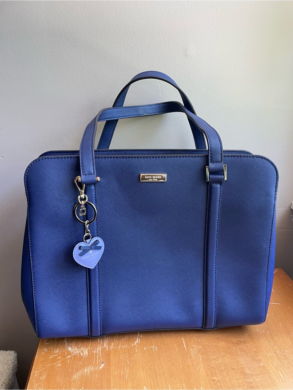 kate spade Miles in Midnight with Heart Charm